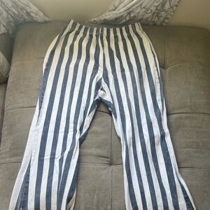 Stretchy bell bottom pants🤙🏻